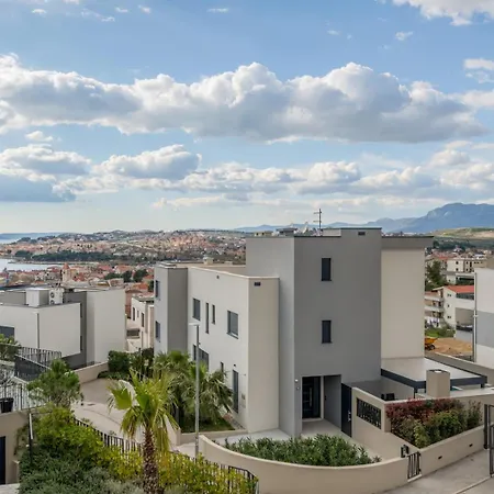 Villa Luxury Blue Sky, Private Pool, Breakfast *