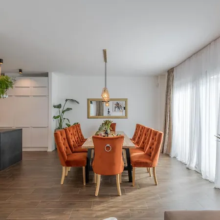 Luxury Blue Sky, Private Pool, Breakfast *