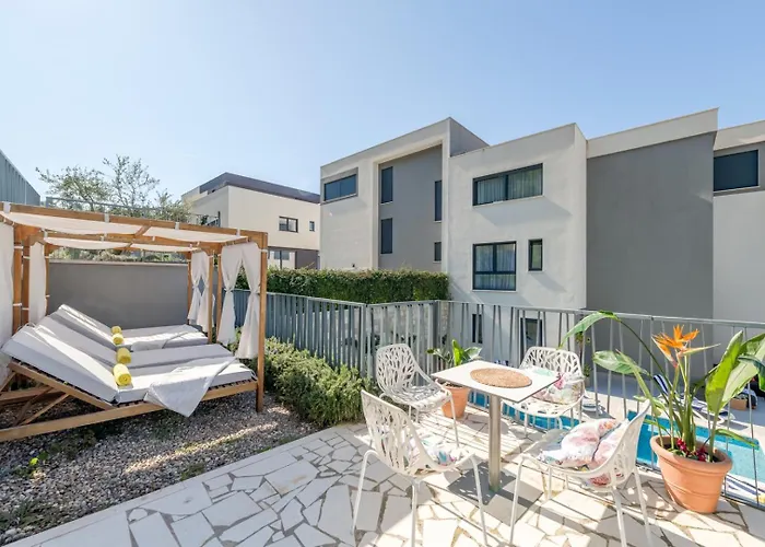 Вилла Luxury Blue Sky, Private Pool, Breakfast Подстрана